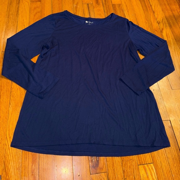 STYLUS Tops - Stylus Navy Long Sleeve Scoop Neck Tee
